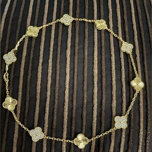 Beautiful Gold 10 clover necklace.